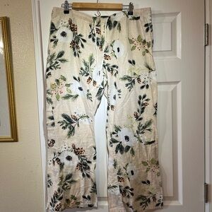 Gilligan & O'Malley Cream w/ White Floral, Red Berry & Pine & Cones Pajama Pants